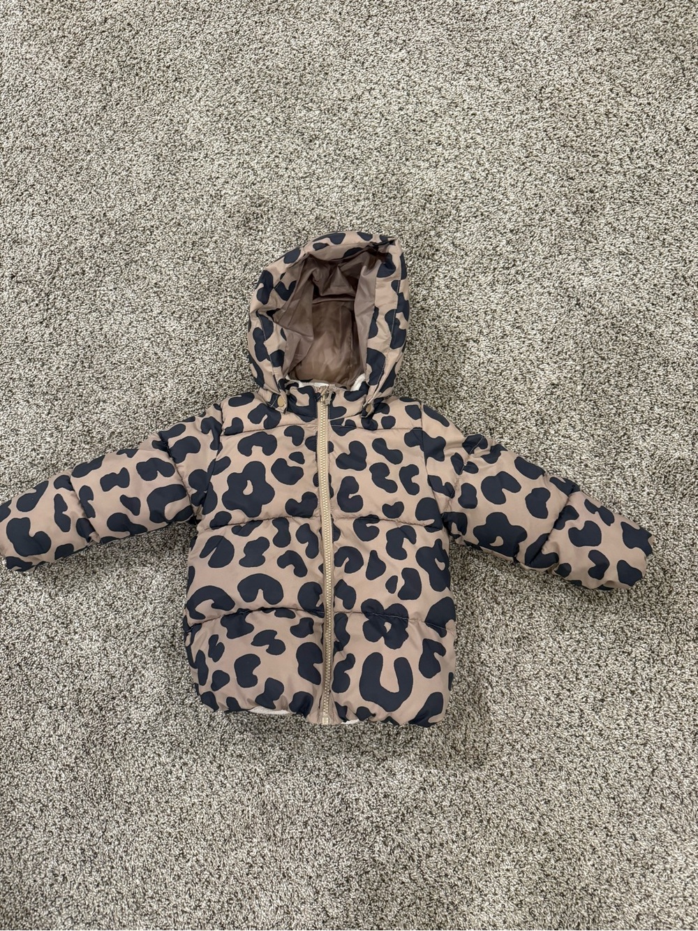 H&M Kids Hooded Puffer Jacket in Taupe with Black Leopard Spots 4T